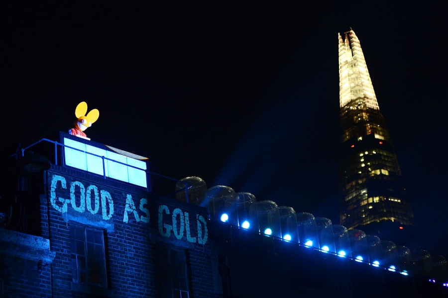 LONDON, ENGLAND - NOVEMBER 28:  Deadmau5 performs during the launch event of the New Nokia Lumia Range at Flat Iron Square on November 28, 2012 in London, England.  (Photo by Ian Gavan/Getty Images for Nokia) *** Local Caption *** Deadmau5