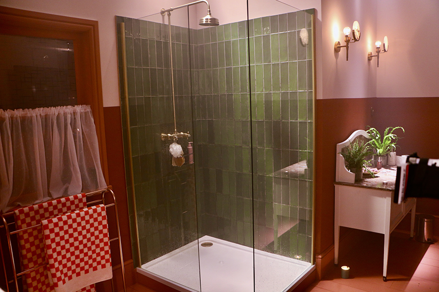 Affinity Water 2022 The 7 Stars shower room set